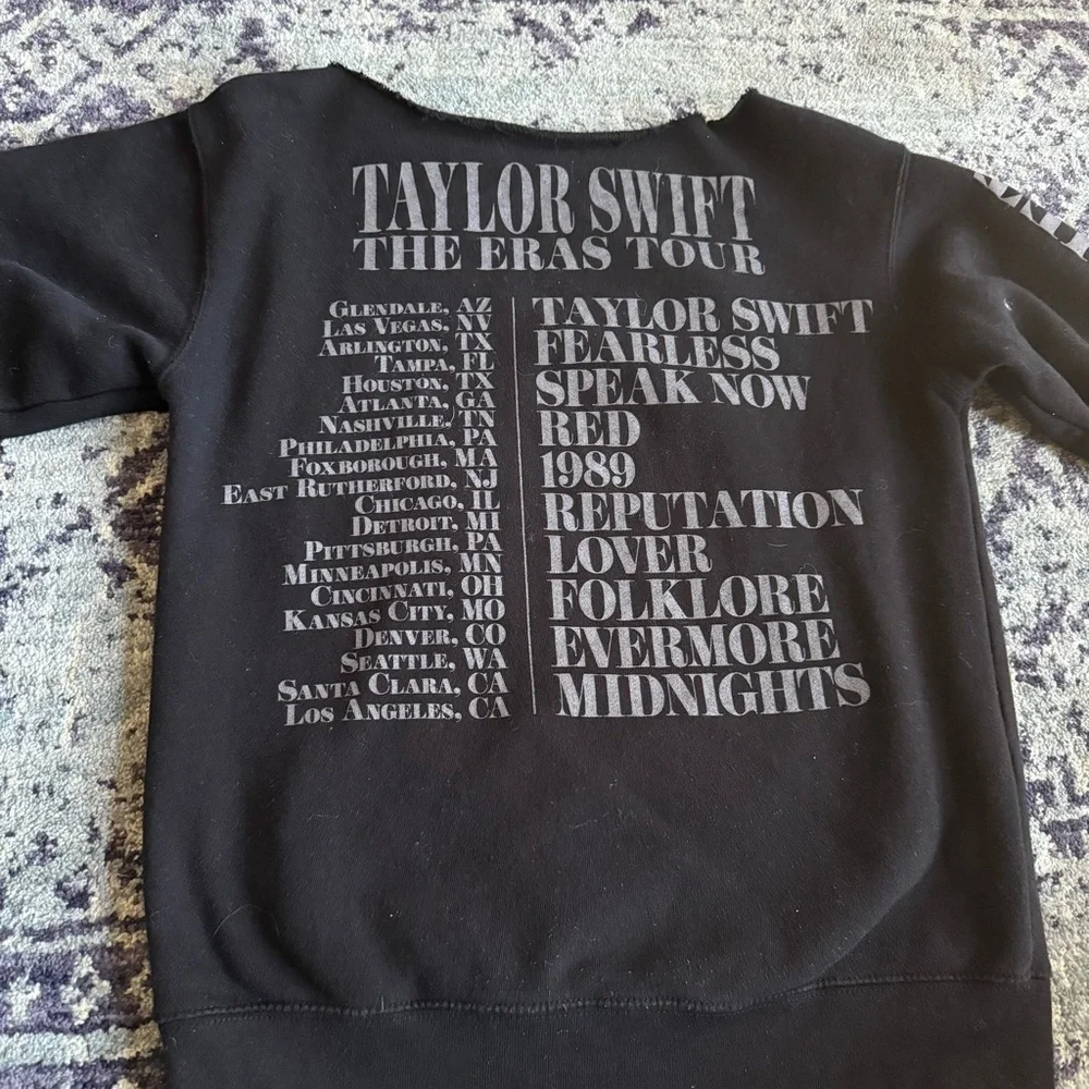 Taylor Swift The Eras Tour Self Cut Black Concert Crewneck Pullover Size Small - Picture 5 of 9